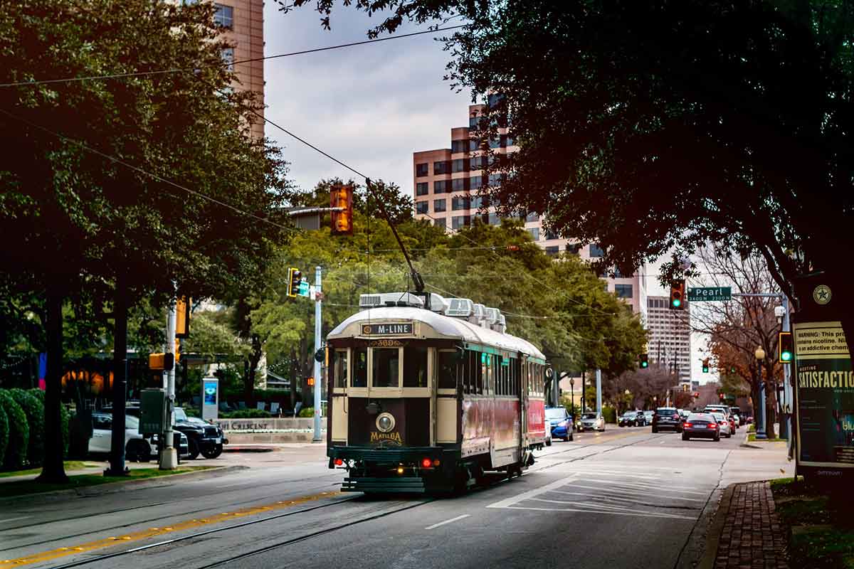 knob and key realty uptown dallas trolley
